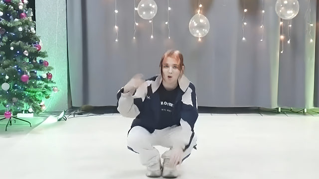 俄罗斯姑娘才艺表演24.01.11_小逗比(安娜)01