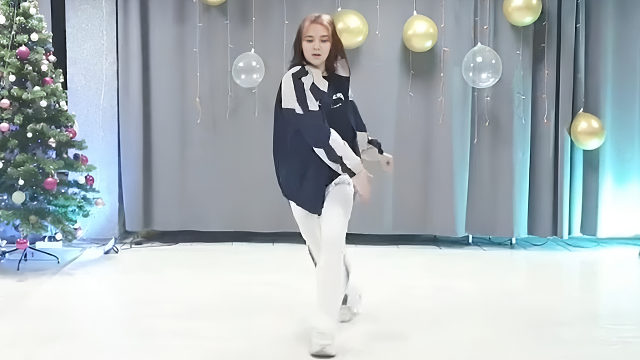 俄罗斯姑娘才艺表演24.01.11_小逗比(安娜)02