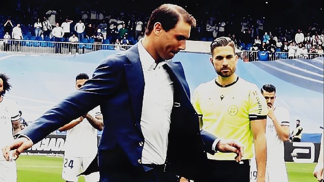 排面！纳达尔名场面：在皇马主场开球，看看脚法如何？