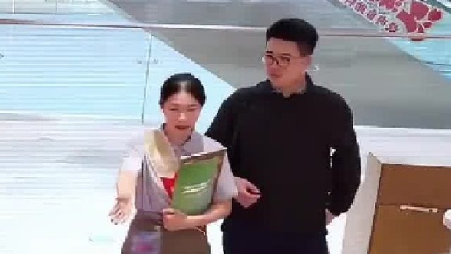 她跑他追，她插翅难飞难飞飞飞飞……