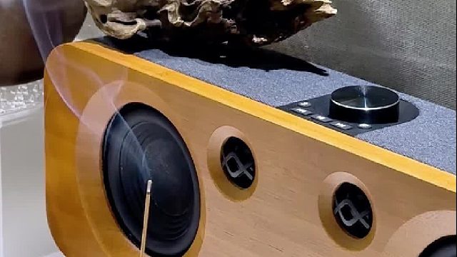 关灯听歌，直接氛围感拉满!声浪原木音响