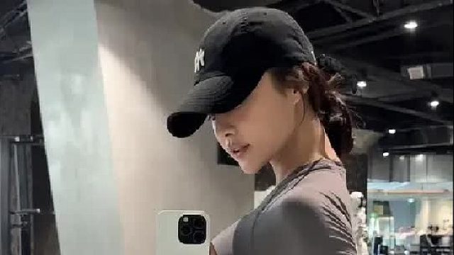 目光别躲，我知道你在看