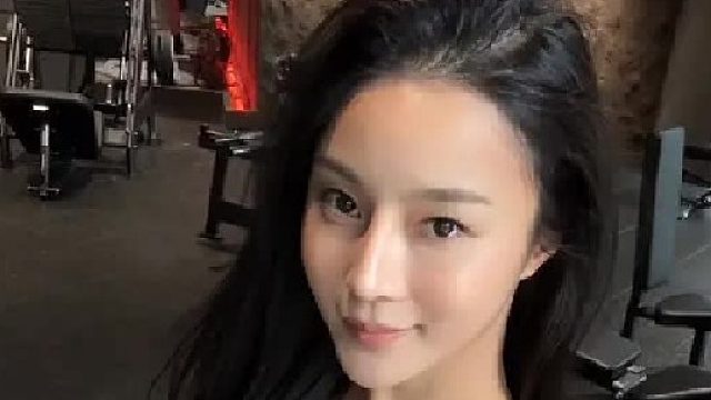 姐姐的腰，专治各种不心动