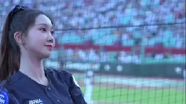 美女性感热舞，真的太辣了！