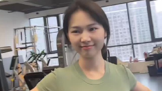 姐姐的腰，专治各种不心动