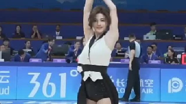 谁能拒绝穿着礼服裙的肉肉呢