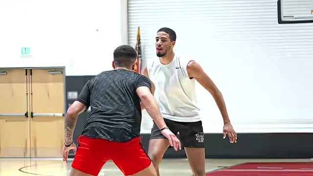 “东部第一后卫 有争议么”