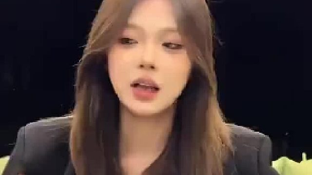 她是不是觉得这样挺好的？