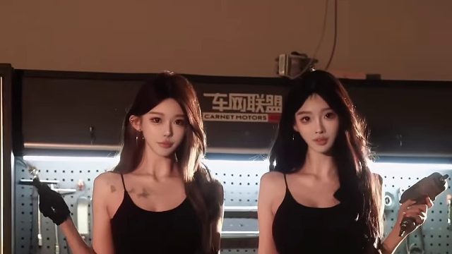 修车厂来了一对双胞胎做修理工