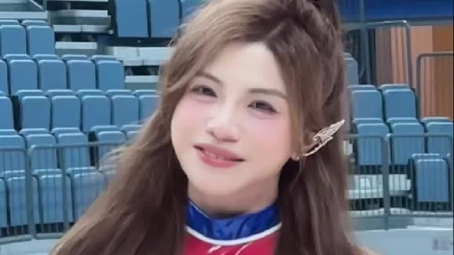 新的啦啦队表演服，好看不？