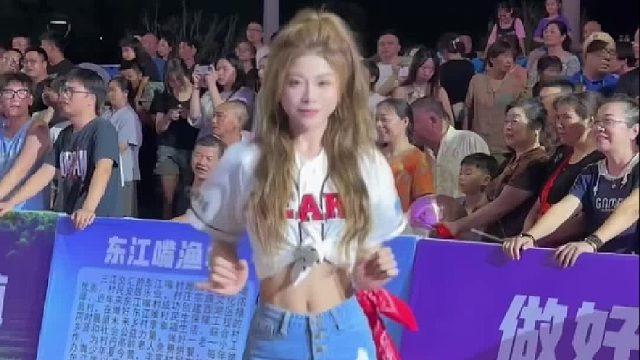 就知道你们没看够 再来一条