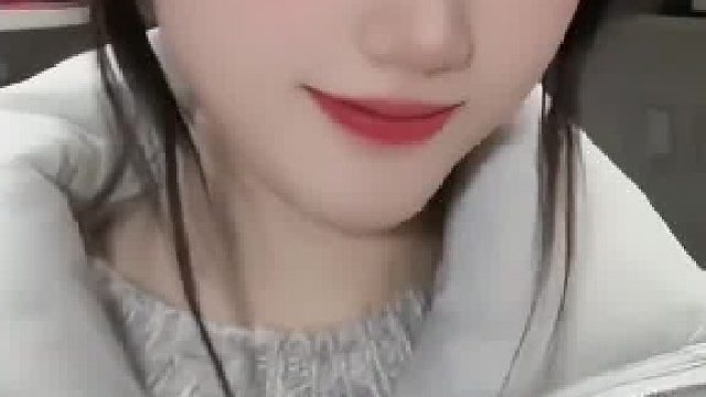 什么课呀？刚坐下就开刷#手势舞 #甜妹 #害羞腼腆胆小内心社恐的文静小女生