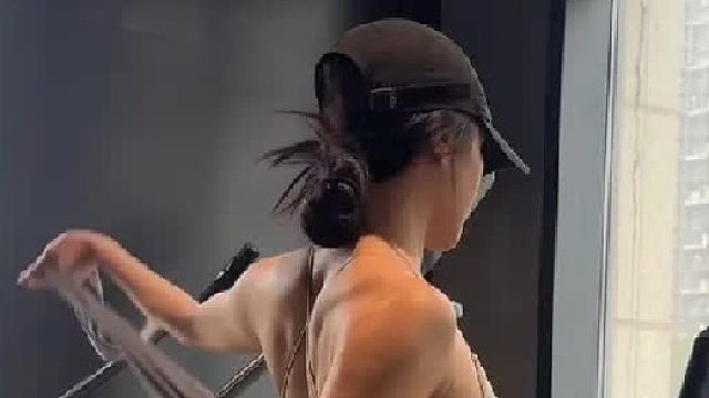 别试探，姐姐没那么好撩