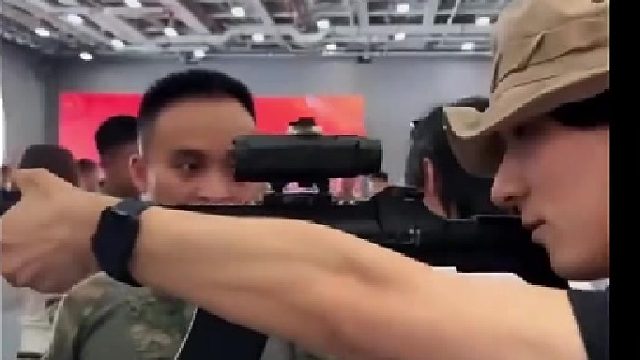 游客但凡有错误举动，班长瞬间拿下