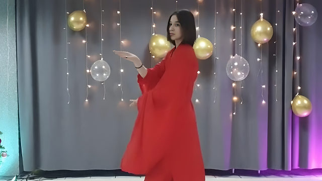 俄罗斯姑娘才艺表演24.01.13_女神