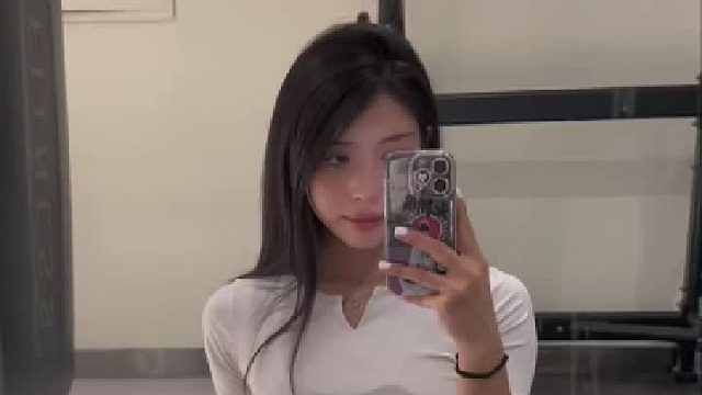 你不必在意我的身材或穿搭 因为我不会成为你的妻子和朋友