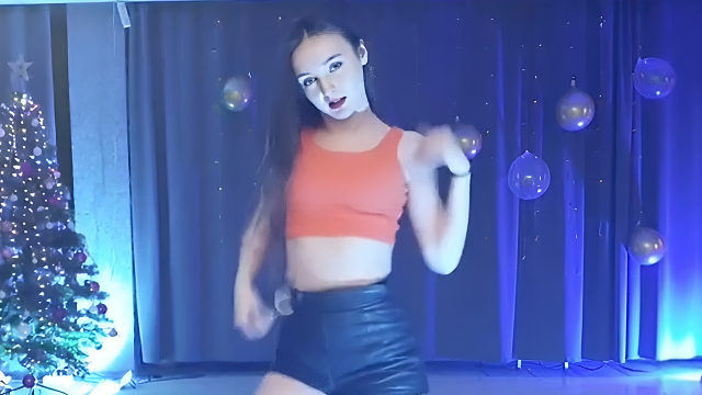 俄罗斯姑娘才艺表演24.01.13_空军(阿妮亚)01