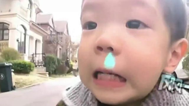 嗯哼：合理怀疑我爸妈在坑我。小时侯的嗯哼真是太可爱啦。