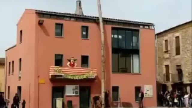 多亏伐木工人，要不然这群人都的挂. .