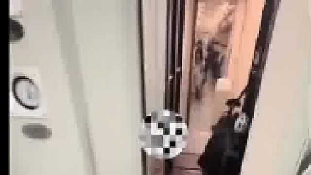 给人一种很干净，洁身自好的感觉[头盔]