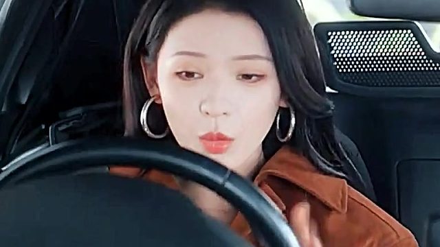 简直是在演我开车…