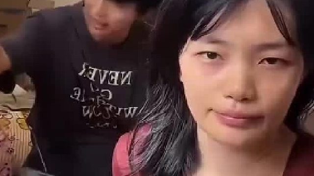 女子晒出自己的老公，因为长得帅早早结婚给他生了娃