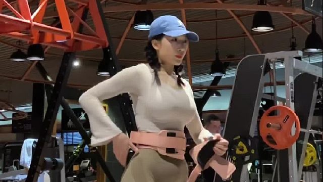 饺子要吃烫烫的 女的要爱壮壮的