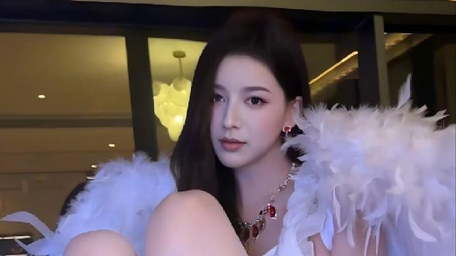 白色，但從不天真