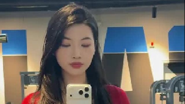 莫听穿林打叶声  何妨吟啸且徐行