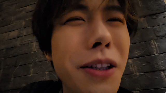 还是小酷吃得开，子圣订不到房搬出酷哥马上安排，这牌面直接拉满