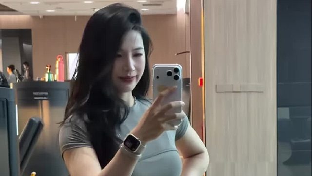 虽然还没谈上肌肉男，但是也没有委屈自己，因为看了不少