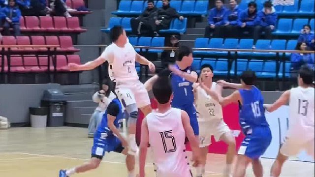 多年后扶着老腰，突然就笑了一下