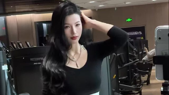 姐姐的腰，专治各种不心动