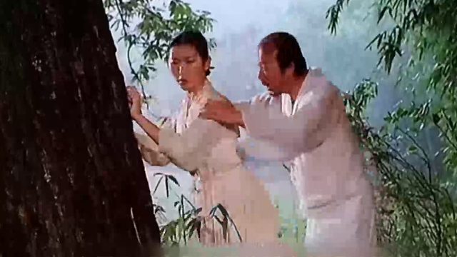 女人和全村男人都打过扑克