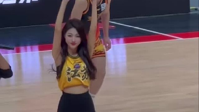 笑容是武器，活力是底气