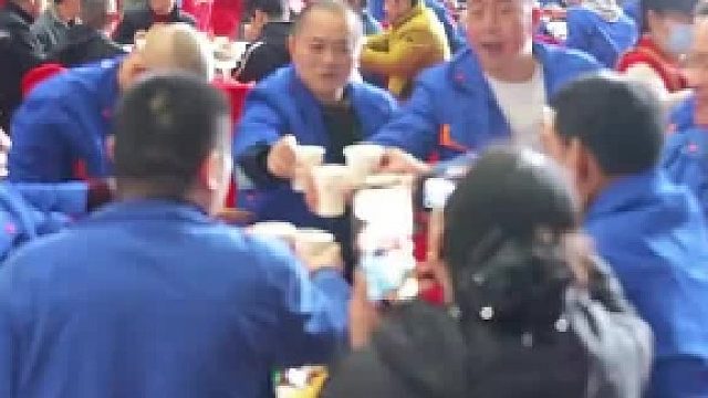 摆一席坝坝宴，迎一载好丰年