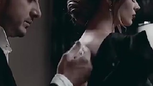 太戳人了，为她着上盛装