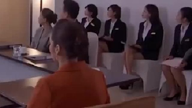 这就是霸总的霸气，一出场公司的人都得候着