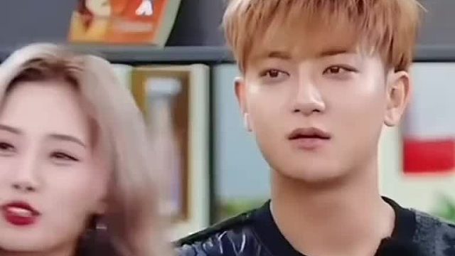 黄子韬：我老婆好可爱啊