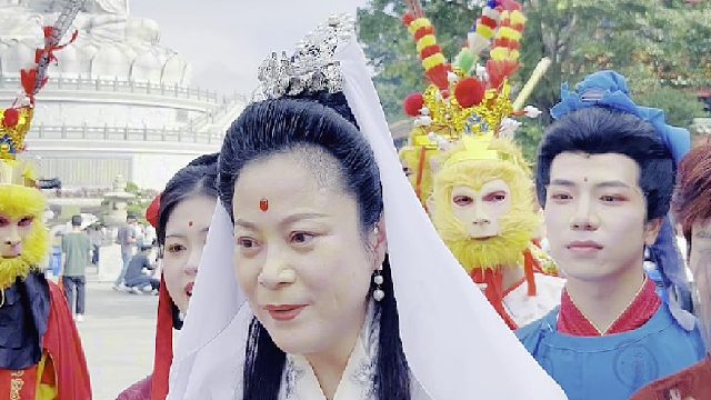 眼中有光，心中有爱，东莞观音山祝您幸福快乐！