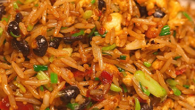 过年大鱼大肉吃腻了，真的太想念这一口豆豉蛋炒饭了！