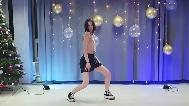 俄罗斯姑娘才艺表演24.01.14_女神02