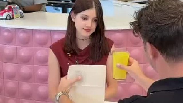 谁懂啊！在面包店被“小情侣”甜到了！ 撩妹小魔术