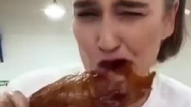 外国女生吃惯了中餐，回国后变得非常挑食！