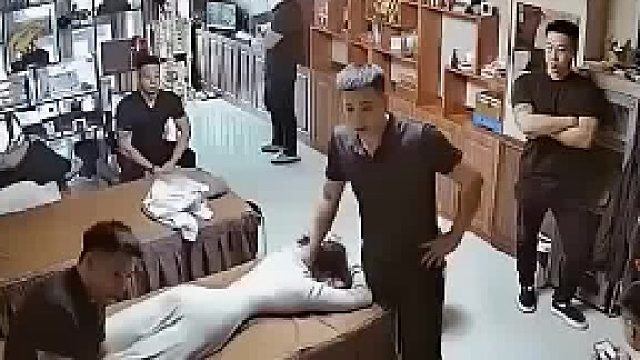 一屋子的男人一个女人去按摩不害怕吗？