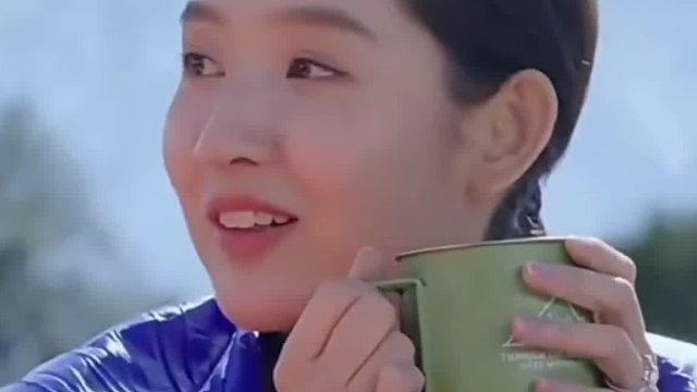 王玉雯跟张新成是双向奔赴的病情。穿睡袋扭起来的那一刻真是绷不住了。