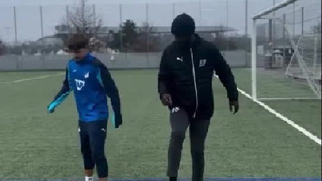 超帅的转身过人技巧