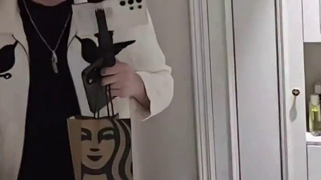 两位抽象大师小龙女和格子九见面了