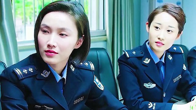 实习生随手便能分出钞票真假，结局太过瘾了