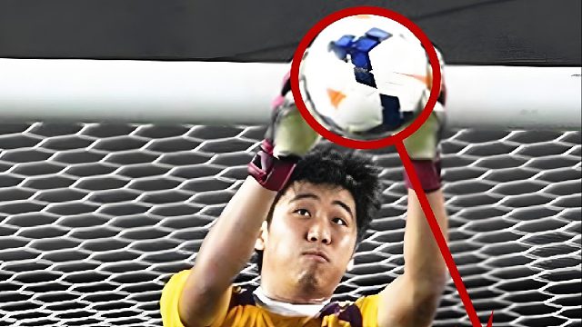 1秒天堂到地狱！国青门将神扑单刀，又黄油手送乌龙助攻